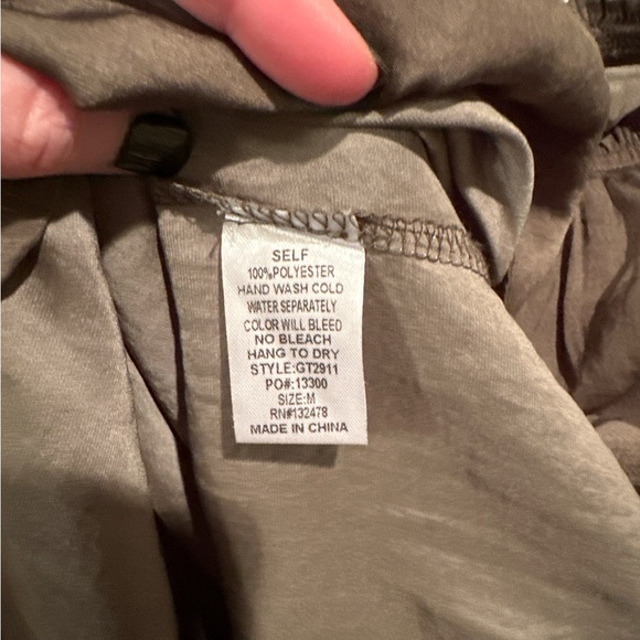 Boutique brand silky shirt, size M - Picture 6 of 6